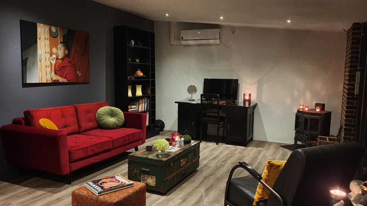 Downtown Hideaway, B&B Grand Deluxe Eindhoven Buitenkant foto
