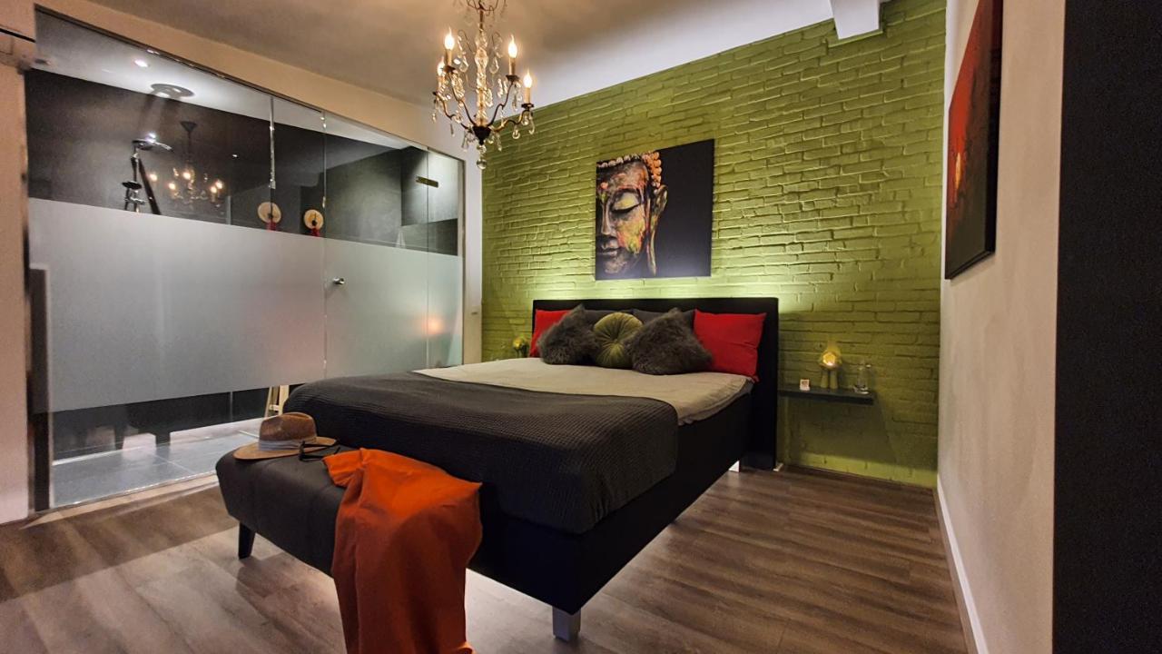 Downtown Hideaway, B&B Grand Deluxe Eindhoven Buitenkant foto